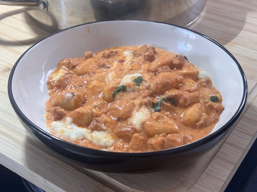 one pan easy cheesy chorizo gnocchi. Quick, simple and no bloody faff.